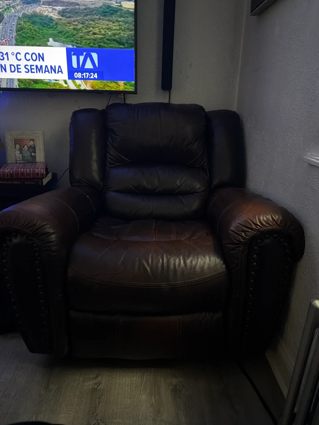 Brown Leather Recliner Chair - photo 2