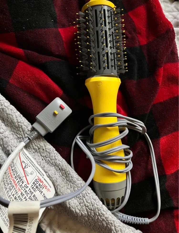 Revlon One-Step Hair Dryer and Volumizer (Yellow) - photo 3