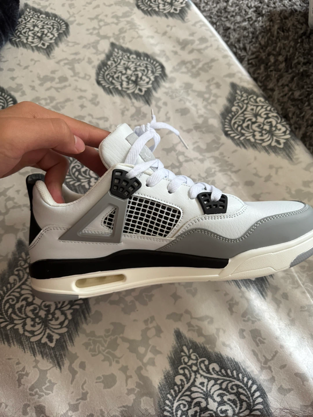 Air Jordan 4 "White Cement"