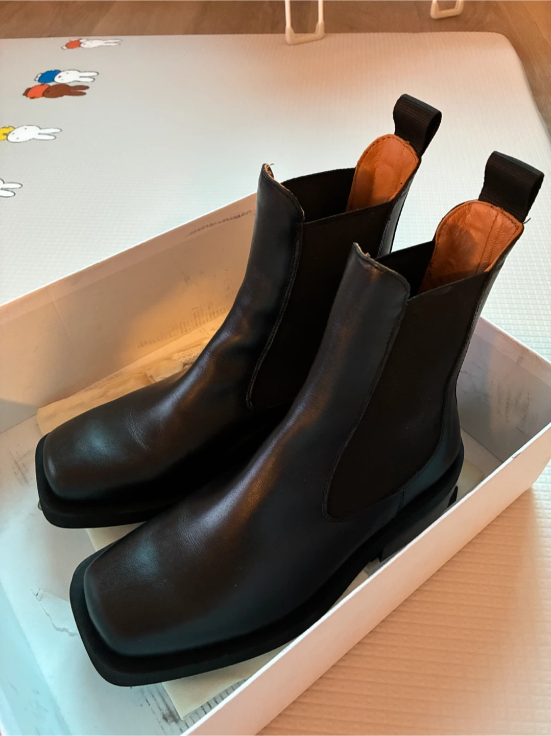 Ganni Black Leather Chelsea Boots - photo 4