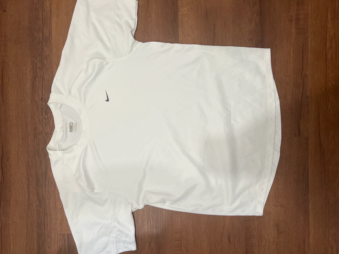 Used Nike Dry Fit T-Shirt Size M