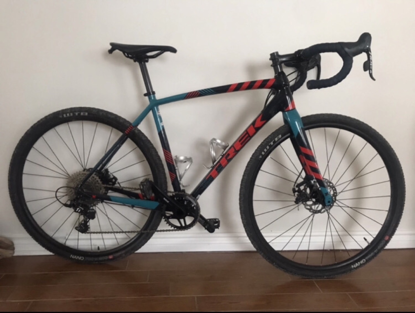Trek Crockett Gravel Bike 54 cm, 10sp Bontrager Upgrades