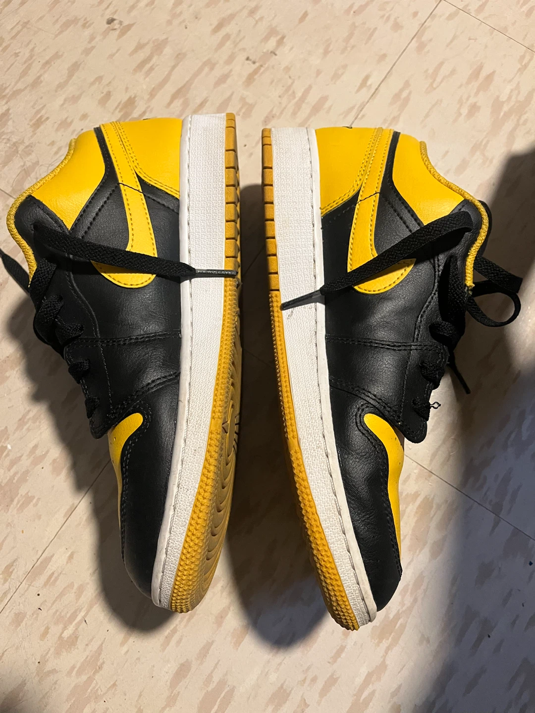 Air Jordan 1 Low SE Yellow Black Shoes - photo 2
