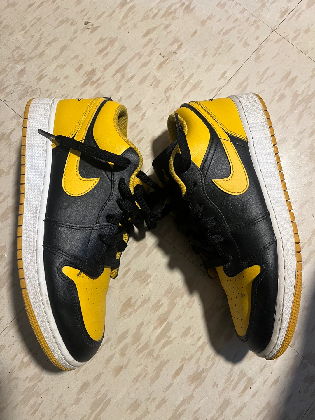 Air Jordan 1 Low SE Yellow Black Shoes - photo 3