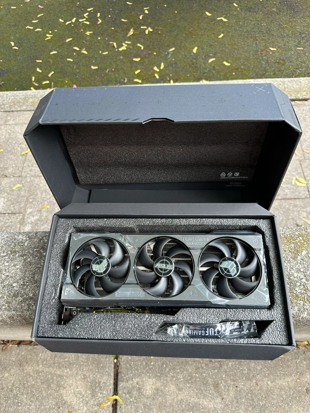 ASUS TUF Gaming GeForce RTX 4090 OC Edition 24GB