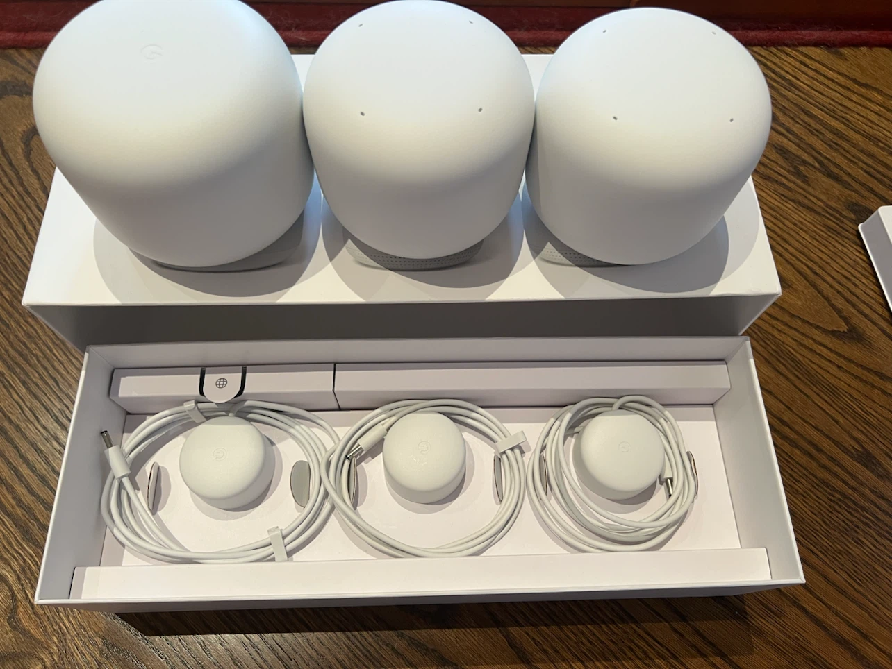 Google Nest Wifi Router and 2 points