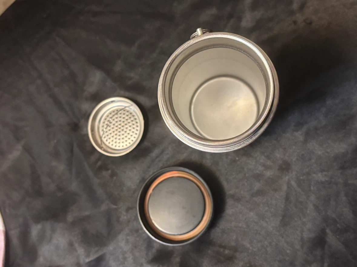 BOYUBEIYE Stainless Steel Travel Mug with strainer insert - photo 3