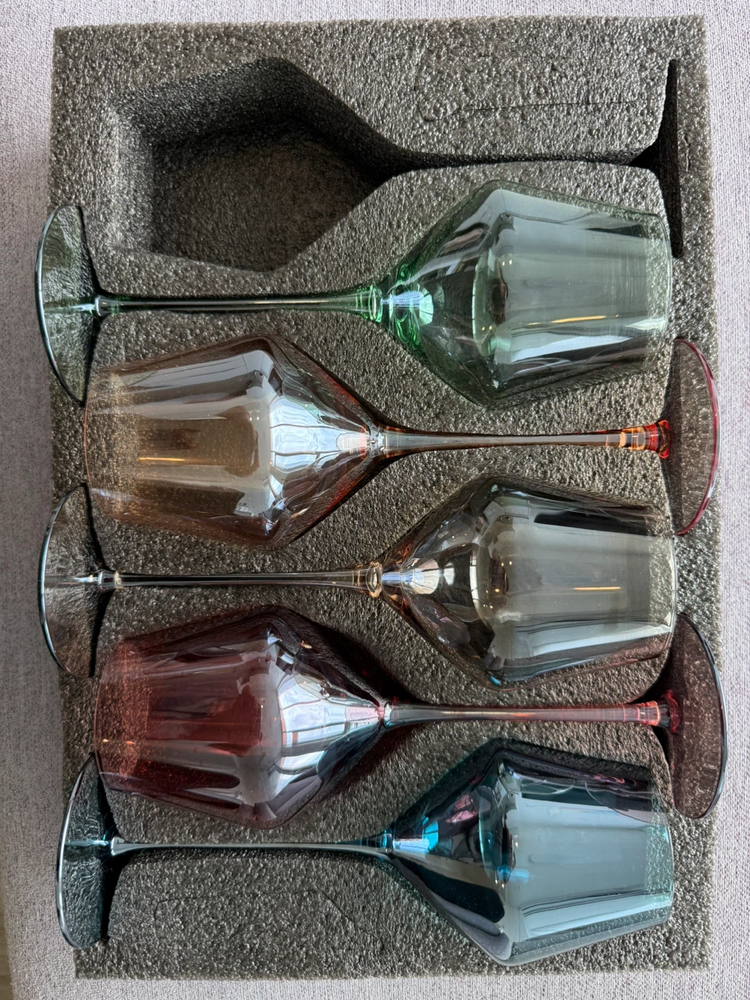 Set of 5 Coloured Wine Glasses - photo 2