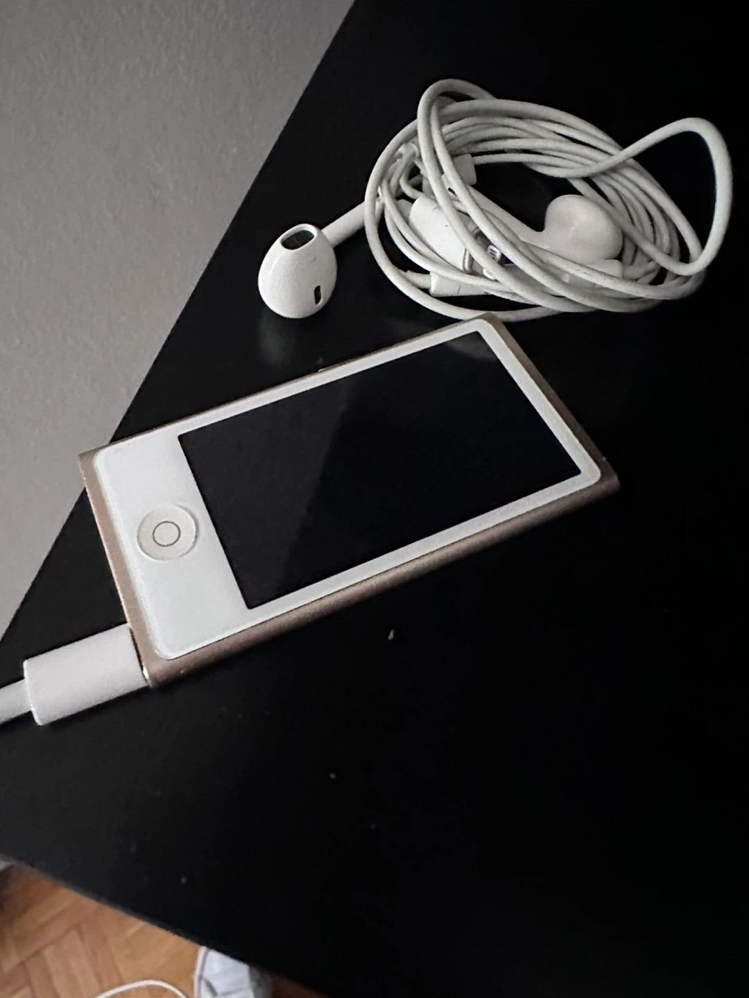 Apple iPod Nano (7th Gen) - Gold