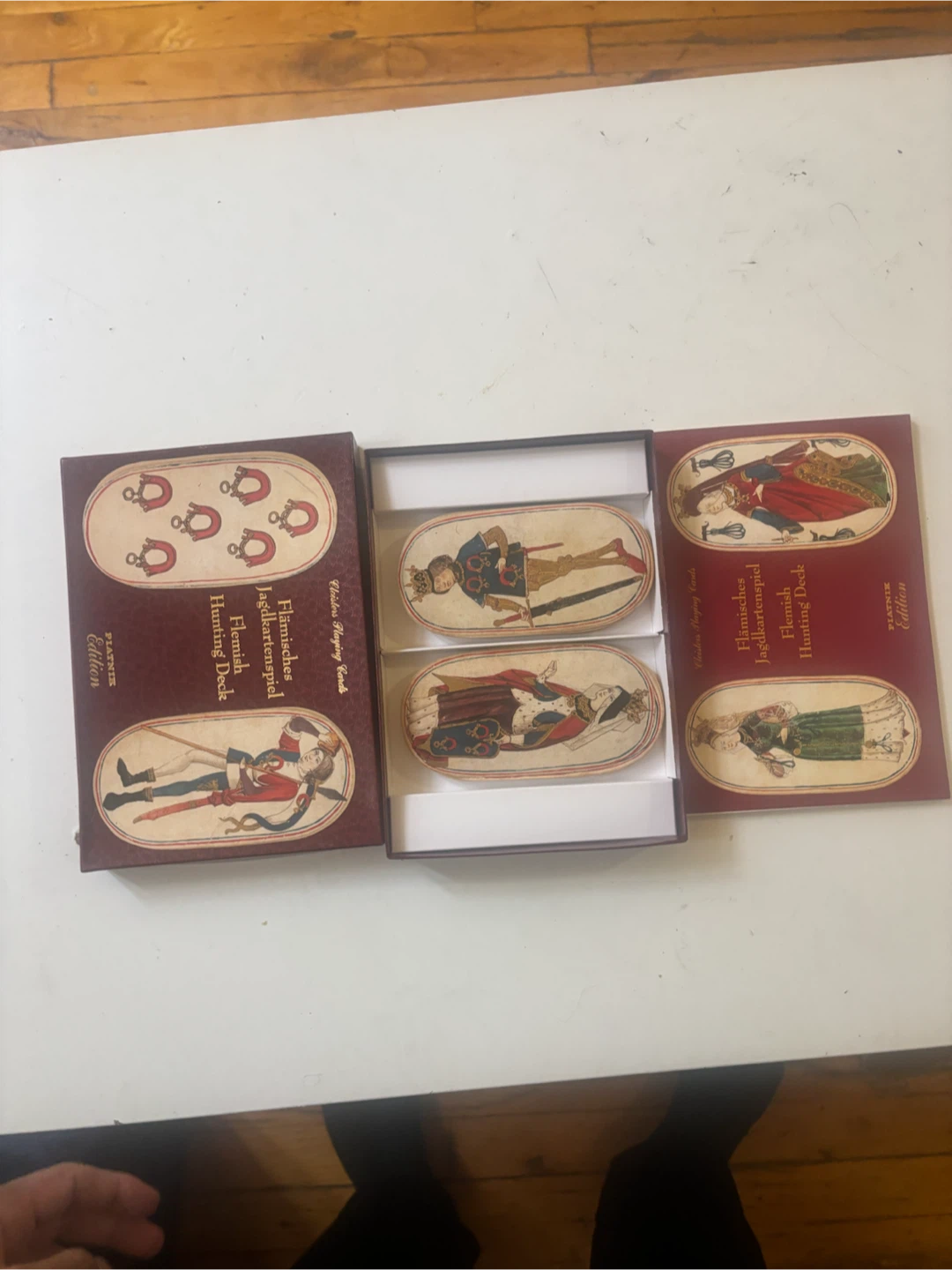Piatnik Cloisters Playing Cards - Flemish Hunting Deck - photo 2
