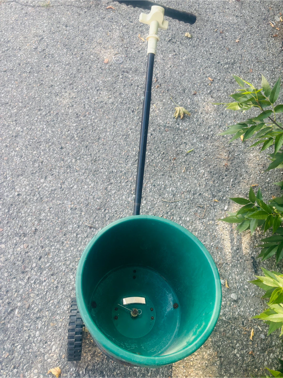 Scotts Spreader - photo 3