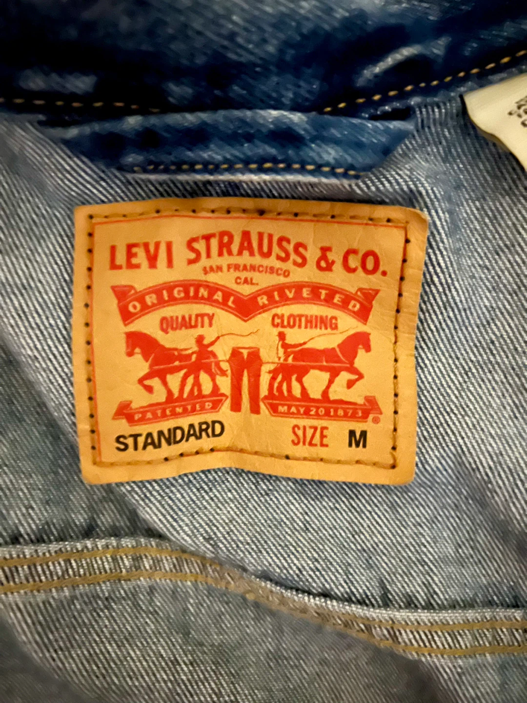 Levi Strauss & Co. Denim Jacket Size M - photo 3