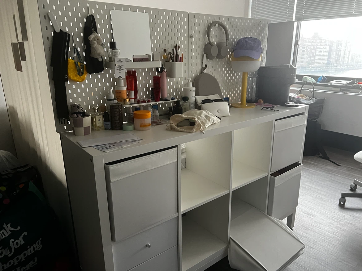 Ikea KALLAX 4x2 + legs + pegboard + basket - photo 2