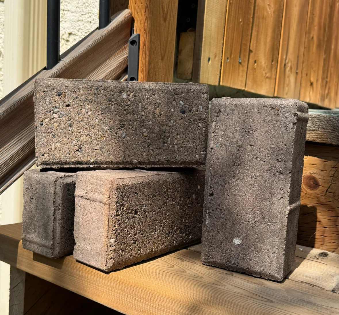 750+ OLDCASTLE HOLLAND V PAVERS
