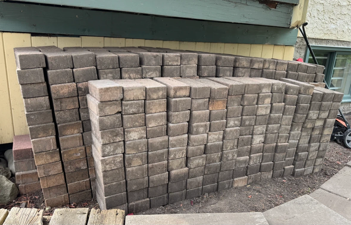 750+ OLDCASTLE HOLLAND V PAVERS - photo 3