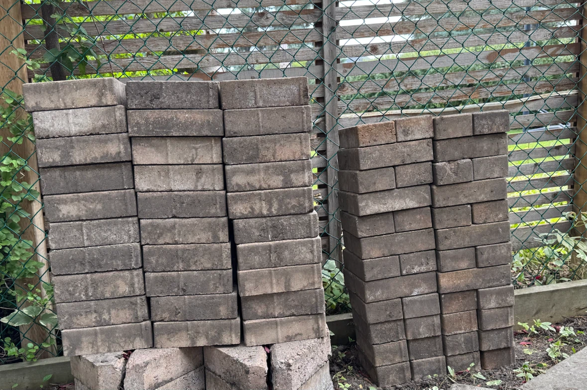 750+ OLDCASTLE HOLLAND V PAVERS - photo 4