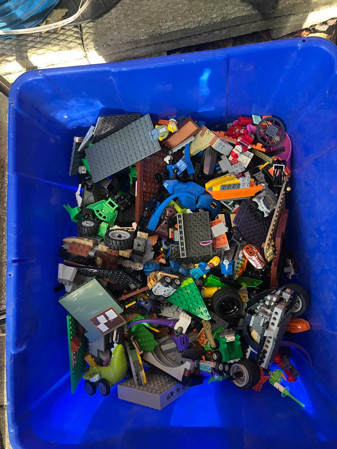 Massive been full of Legos mostly Lego Simpsons - photo 3