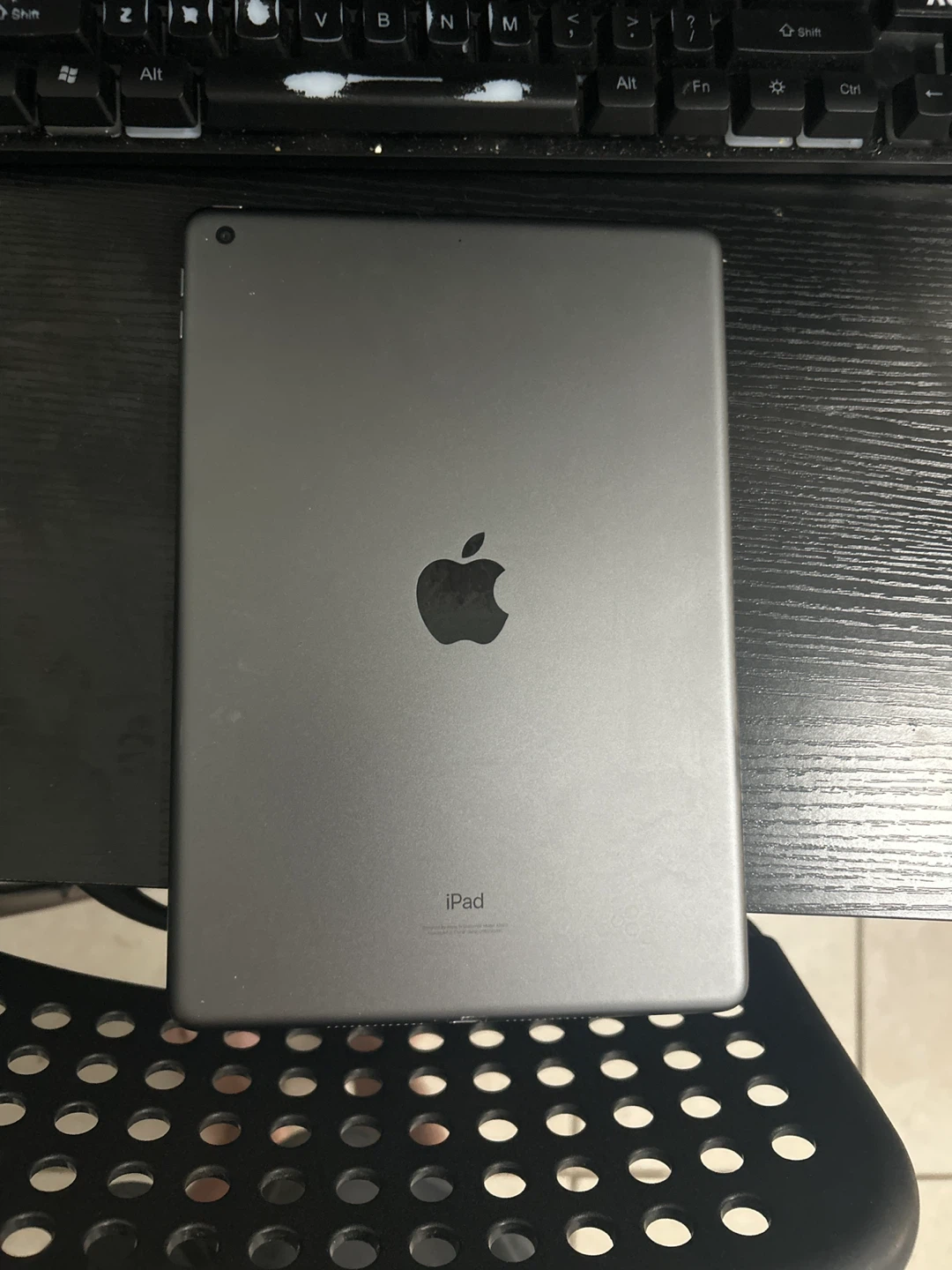Apple iPad Tablet 9th generation - photo 2