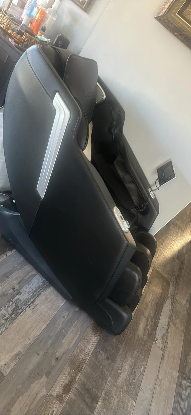 Lifesmart Massage Chair - photo 2