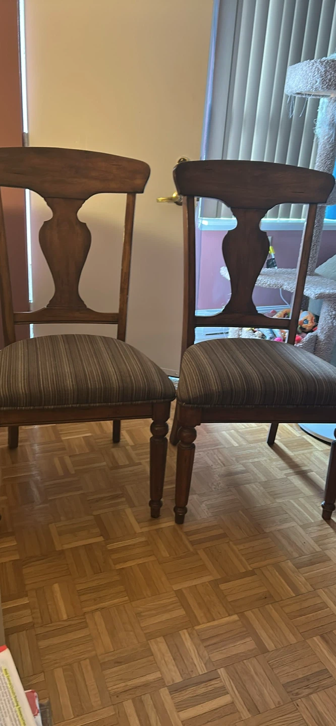 Set of 4 Wooden Dining Chairs - photo 2