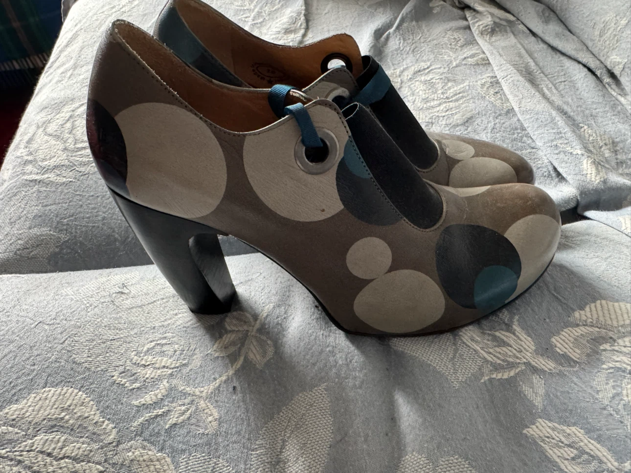 fluevogs like new