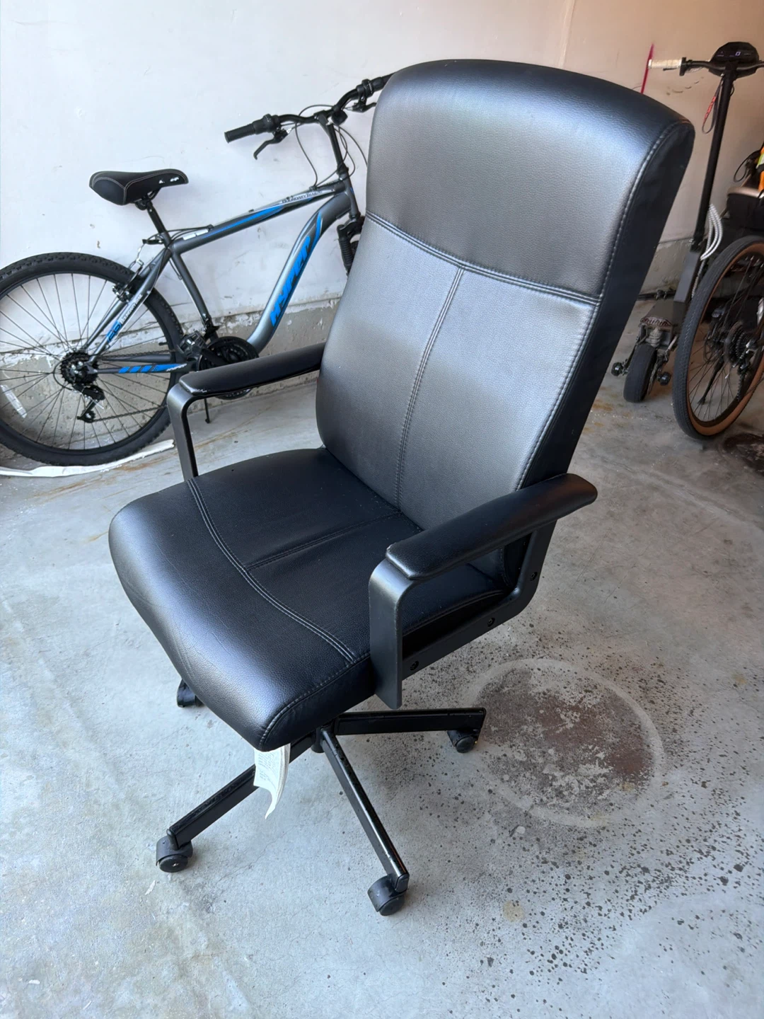 Black Office Chair - photo 2