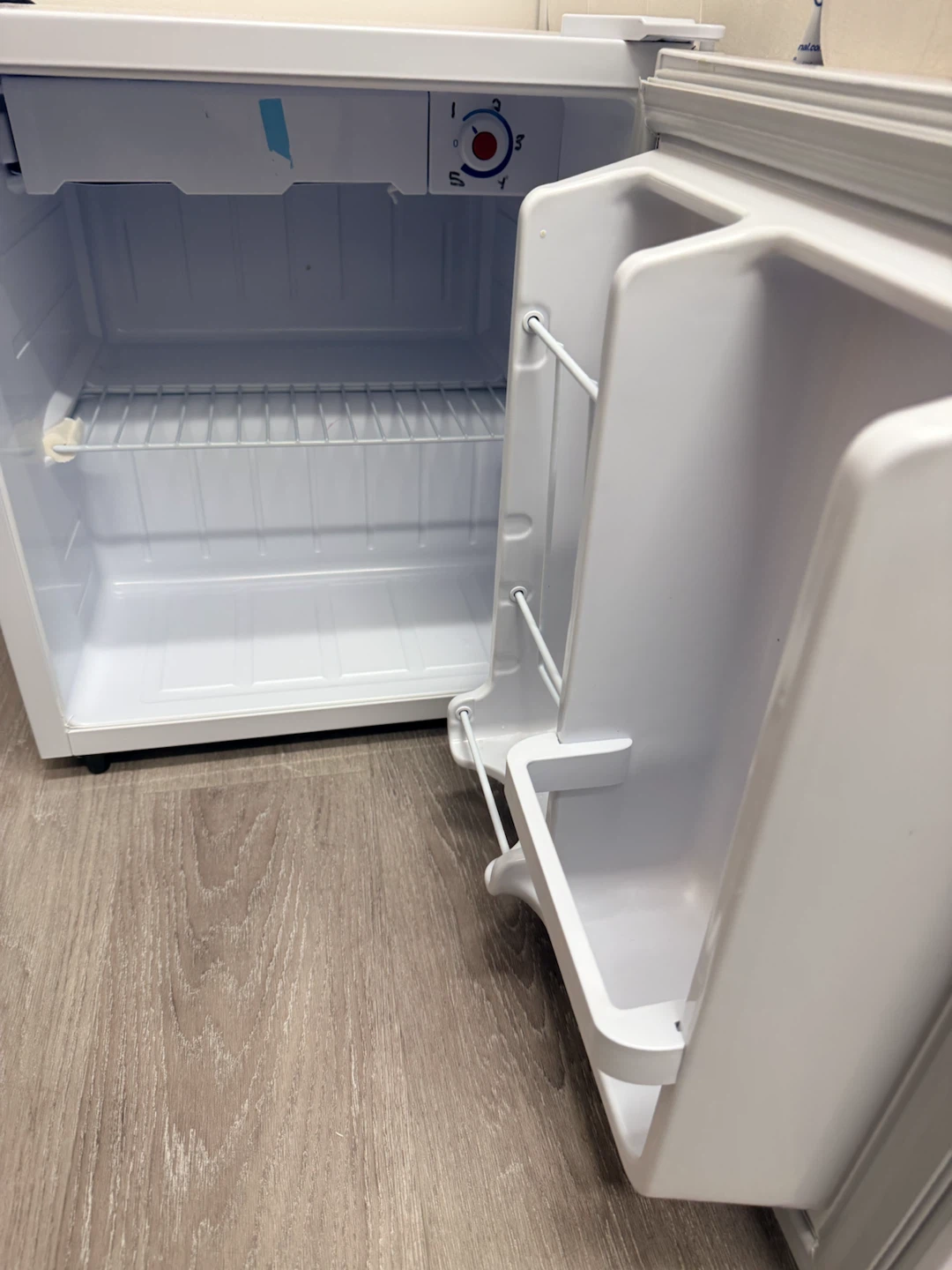Danby Mini Fridge - photo 2