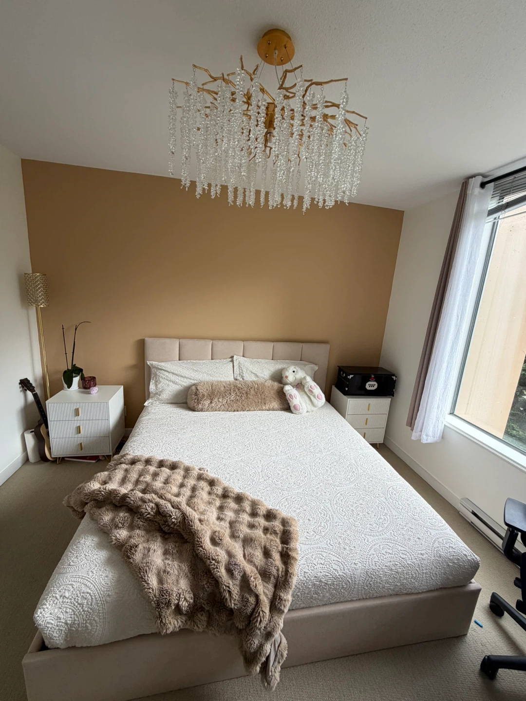 Modern Platform Bed Frame with mattress