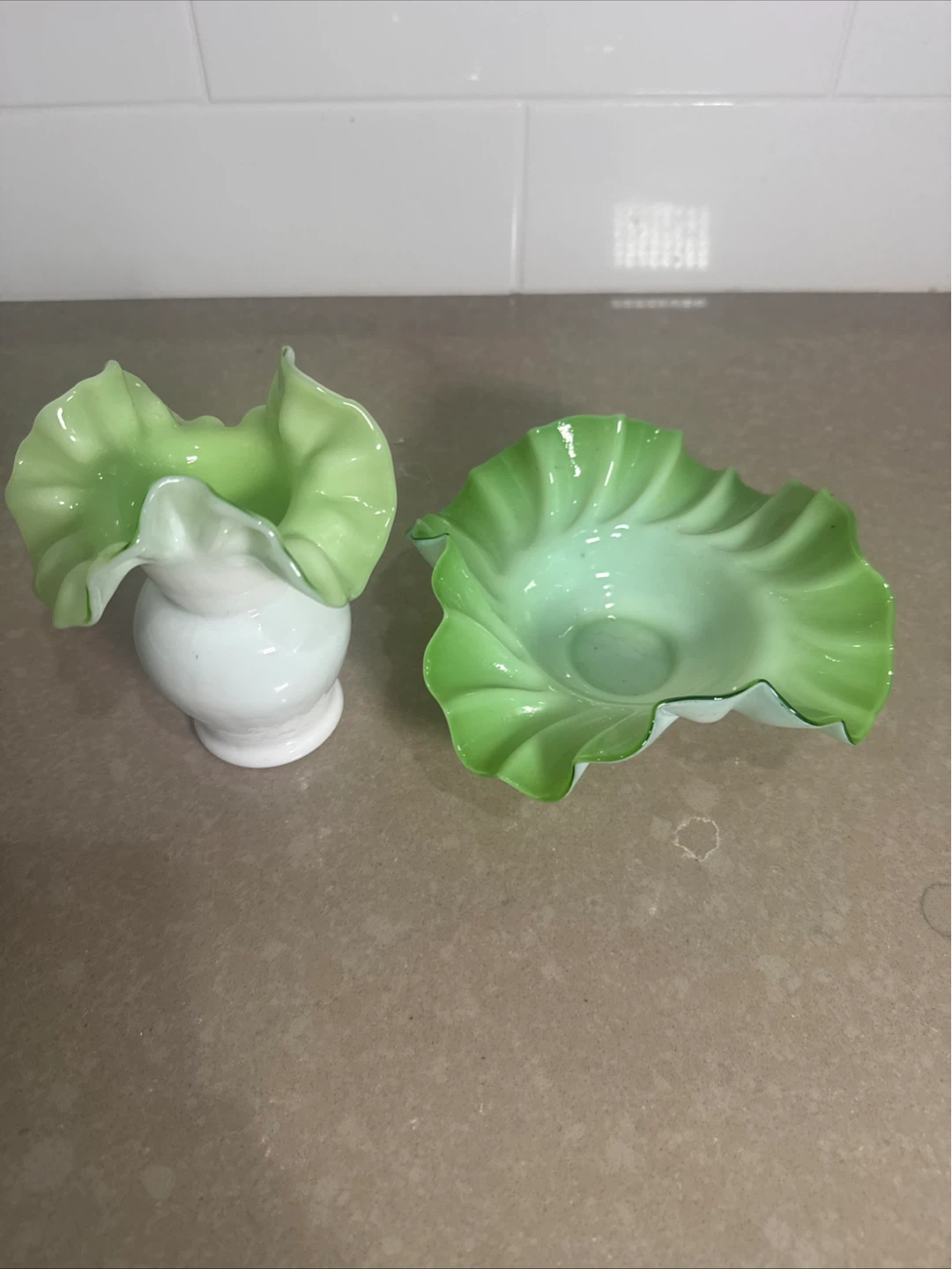 Vintage Ruffled Glass Vase and Bowl Set - photo 2