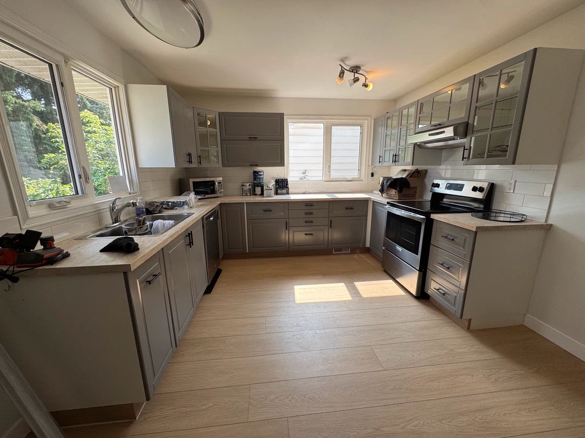 BEAUTIFULLY RENOVATED HOME FOR RENT - photo 3
