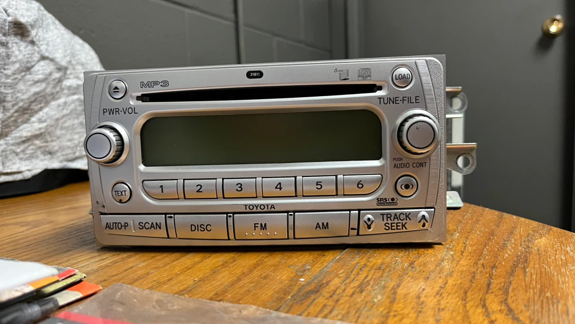 Toyota OEM Head Unit Radio (6 Disc Capacity and MP3)