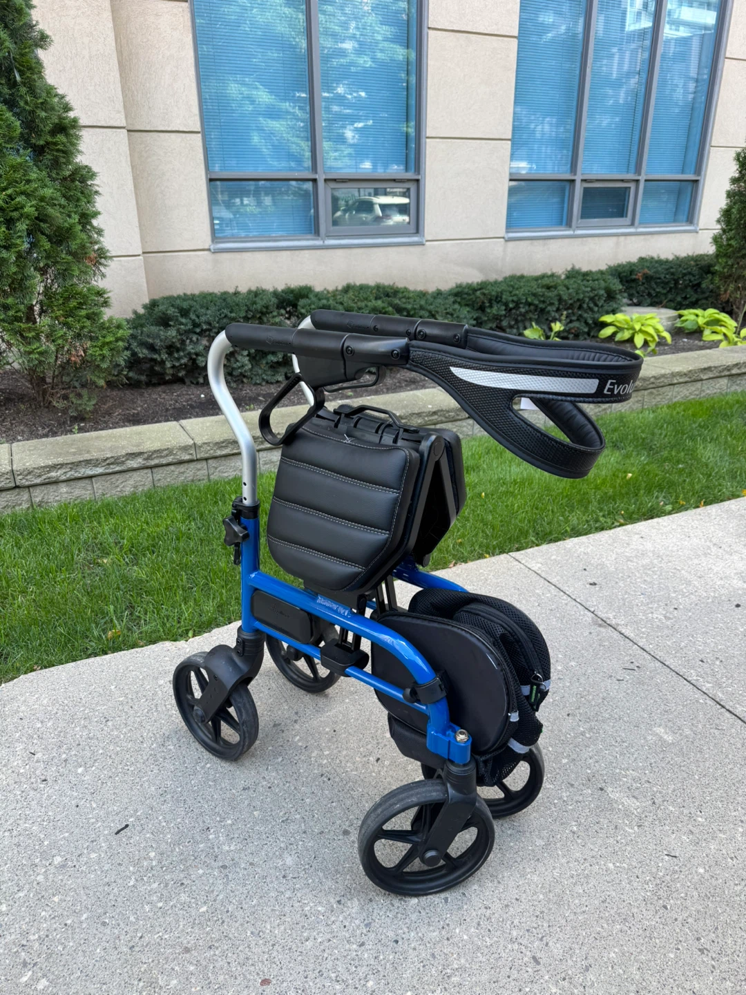 EVOLUTION TRILLIUM MINI ROLLATOR - photo 3