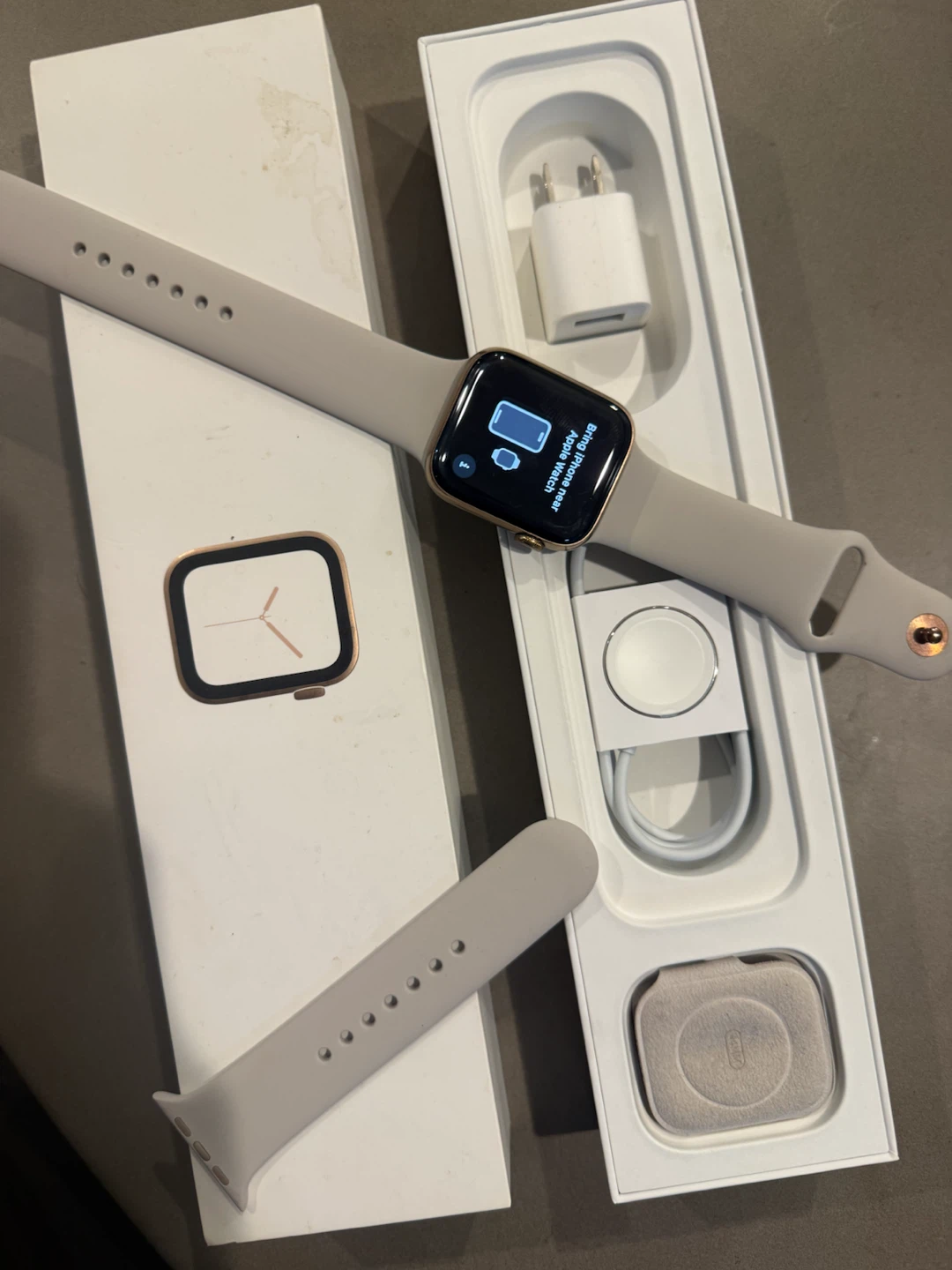 Apple Watch Series 4 gold stainless steel