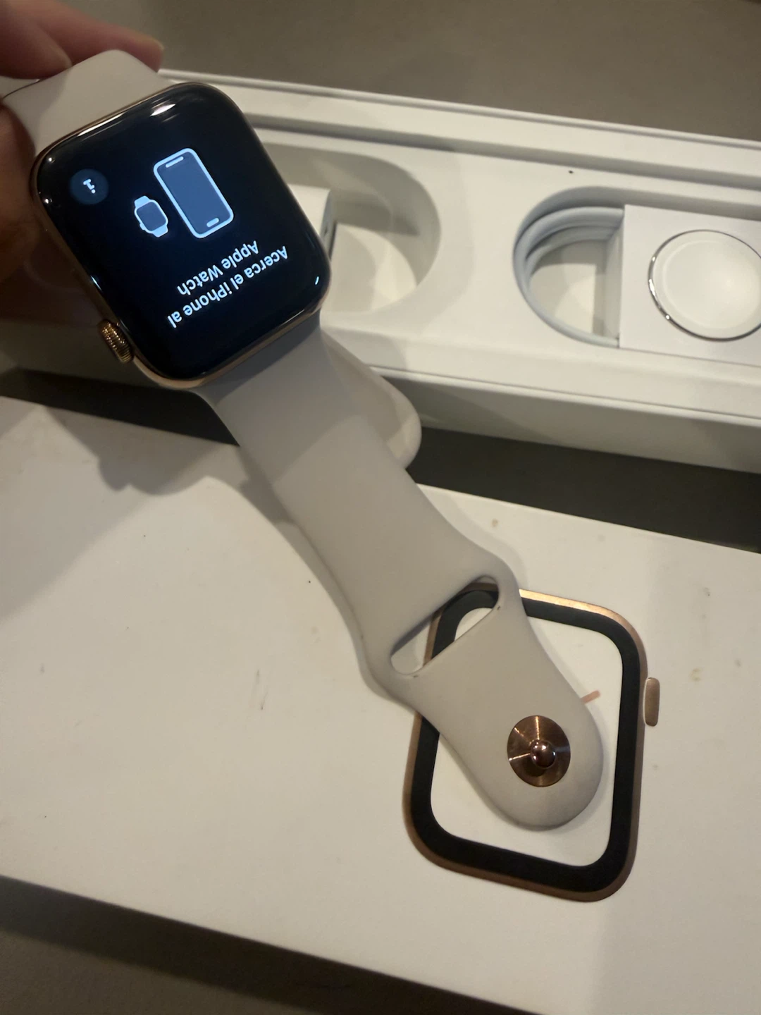 Apple Watch Series 4 gold stainless steel - photo 4