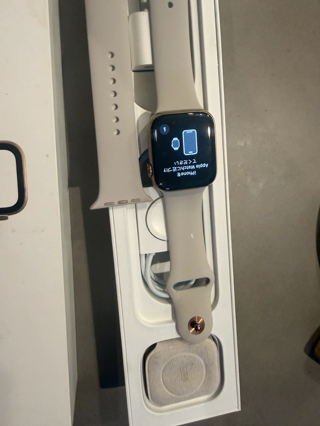 Apple Watch Series 4 gold stainless steel - photo 5