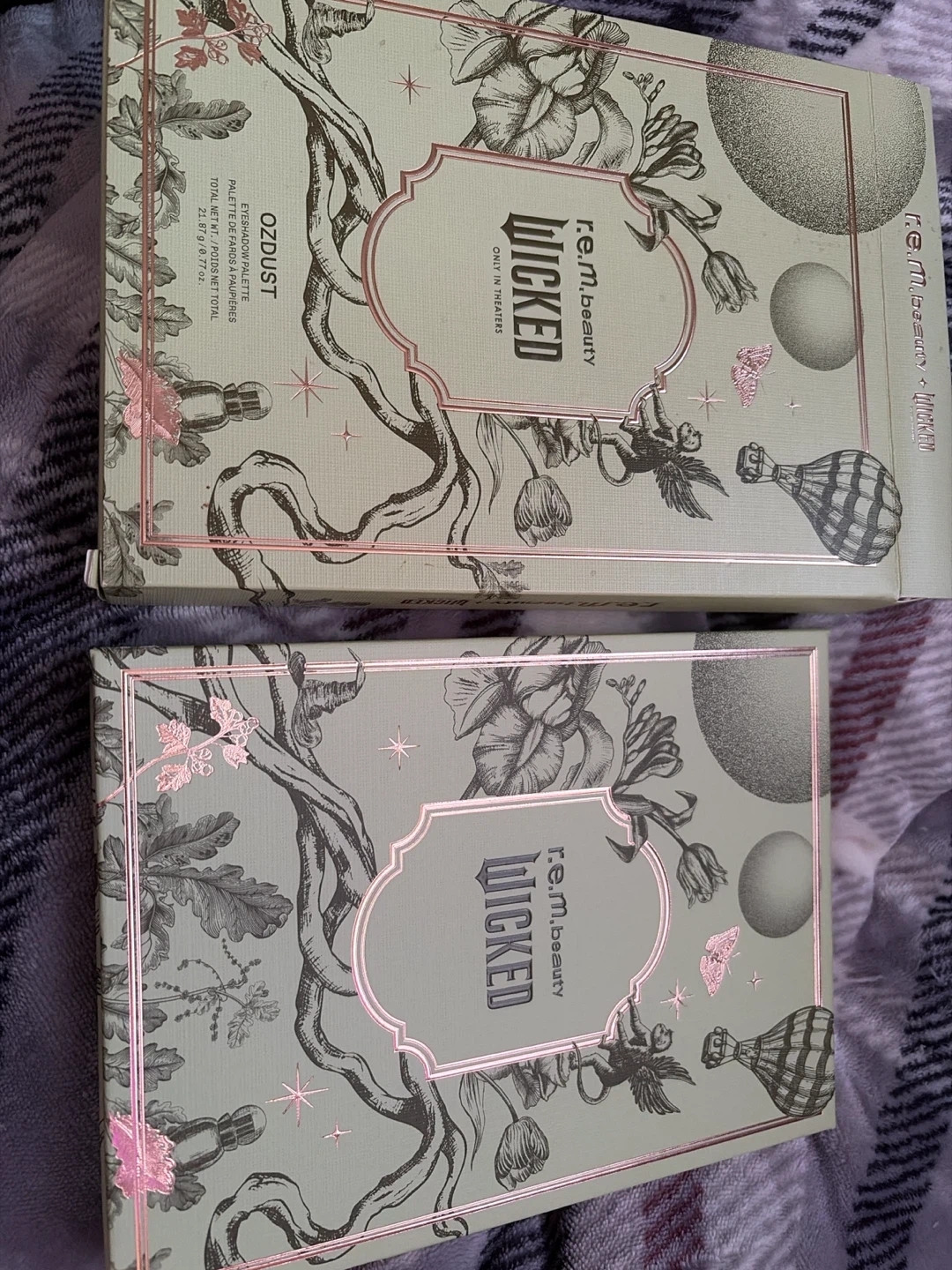 r.e.m. beauty Wicked Ozdust Eyeshadow Palette - photo 3