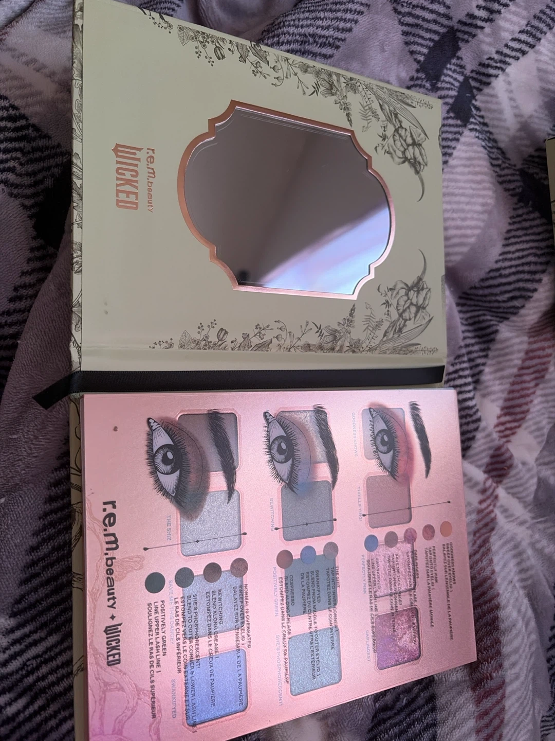 r.e.m. beauty Wicked Ozdust Eyeshadow Palette - photo 4