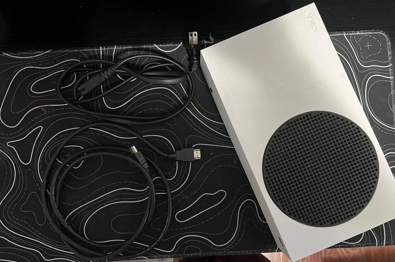 Xbox Series S Console with Controller and Cables - photo 3