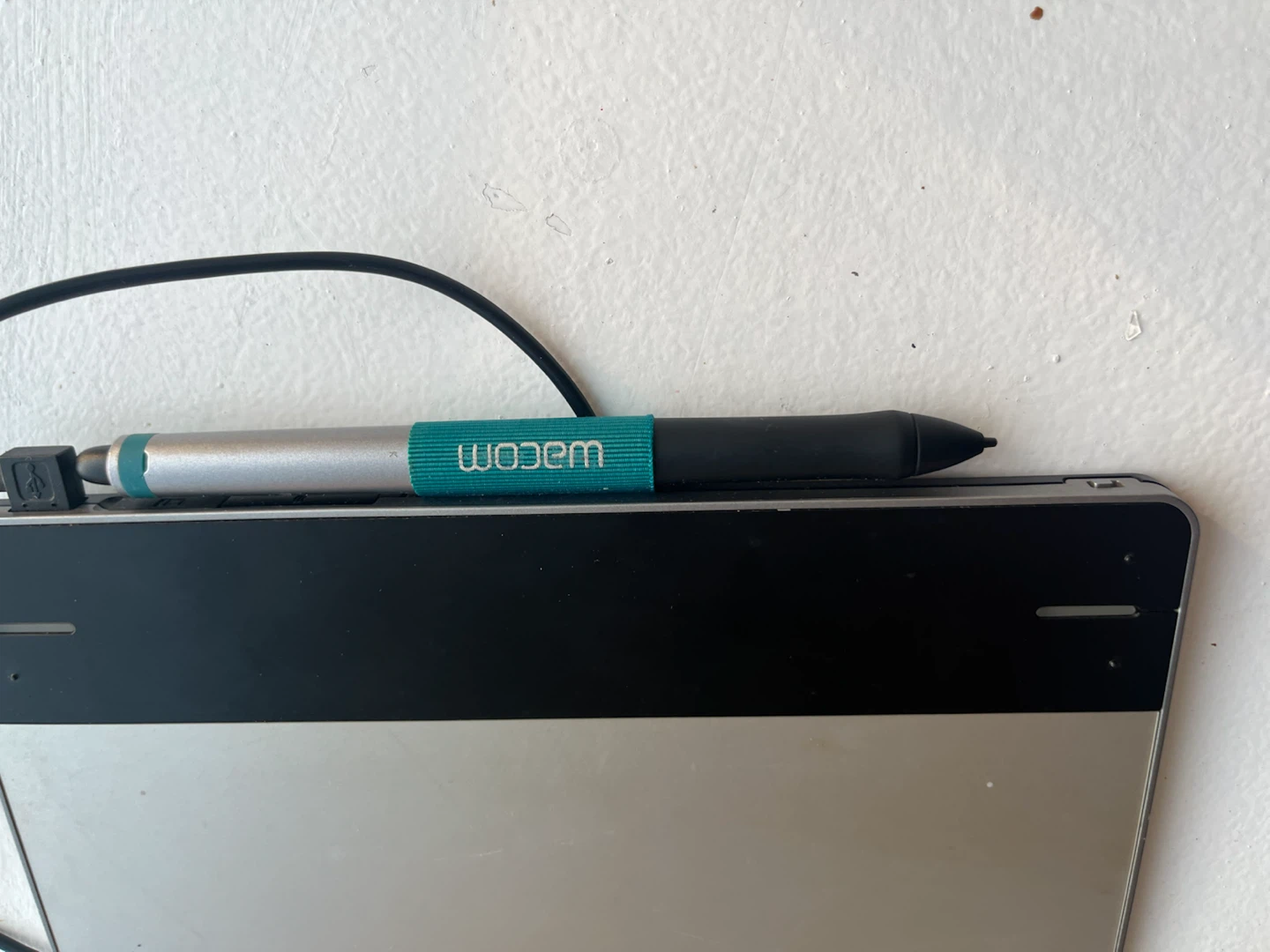 WACOM Intuos CTH-480 Pen and Touch Small Tablet Silver - photo 3
