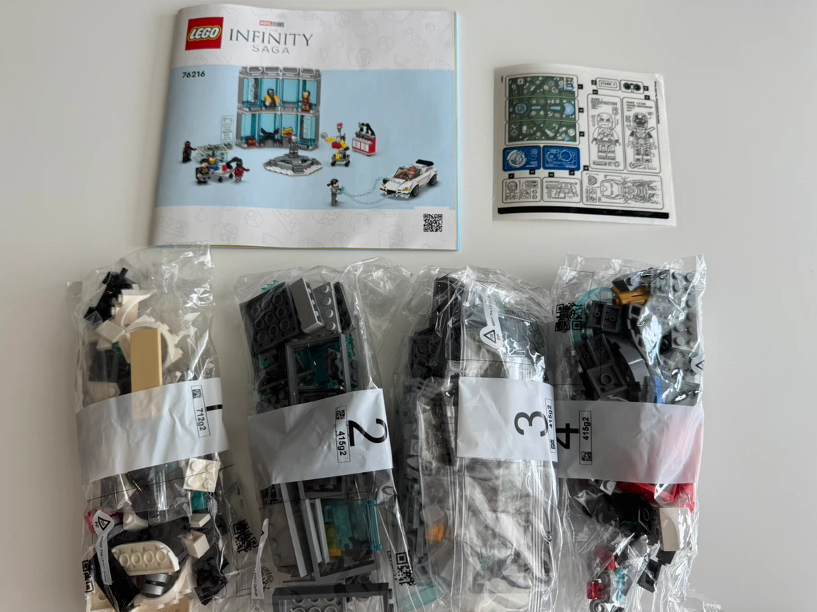 lego marvel superhero iron man armory 76216