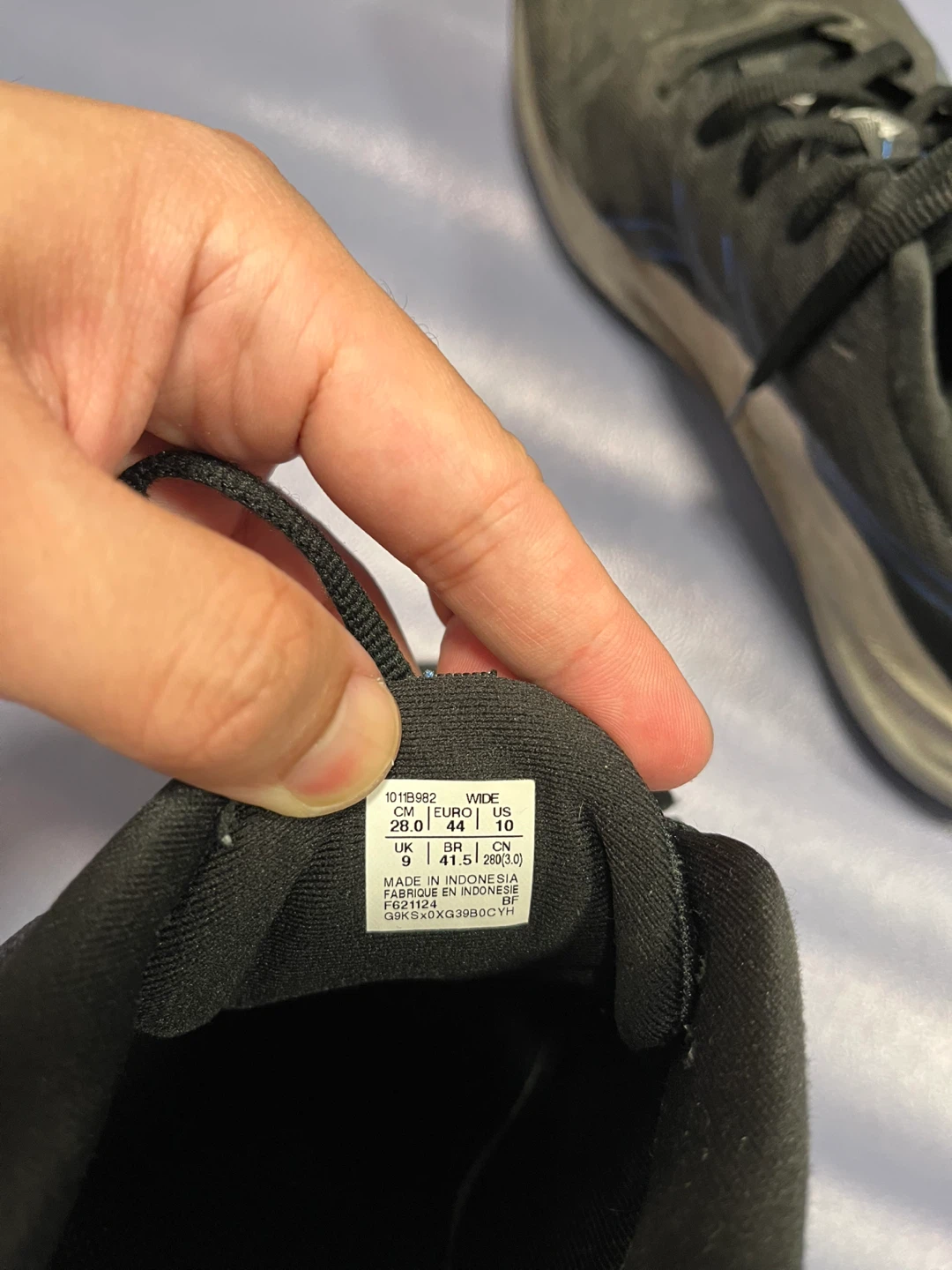black ASICS Versablast 4 training shoe - photo 2
