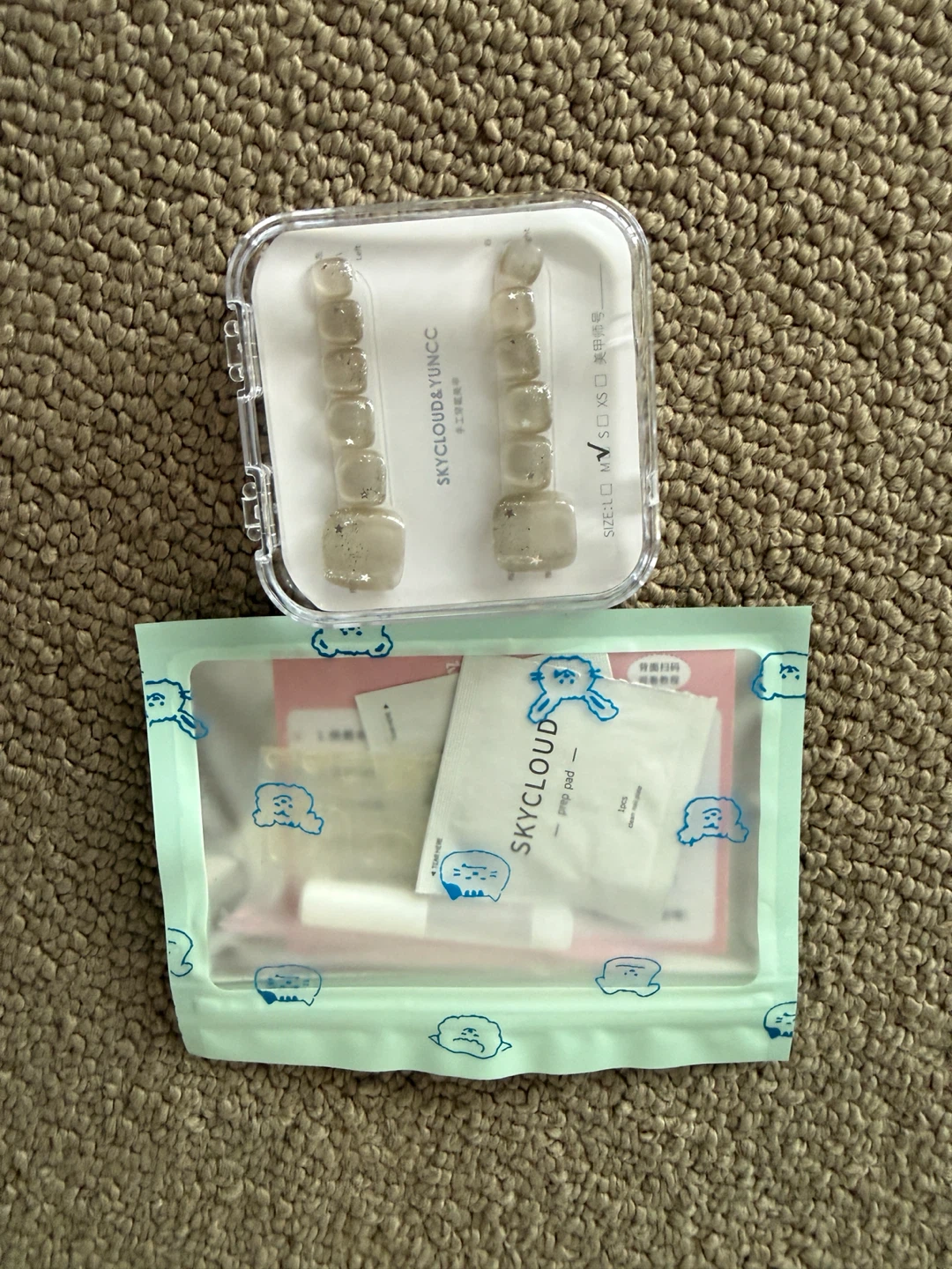 Press-On toe Nails (Size M）