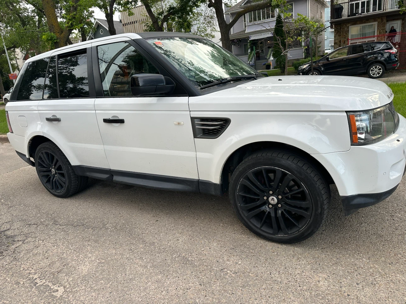White Range Rover Sport SUV - photo 2