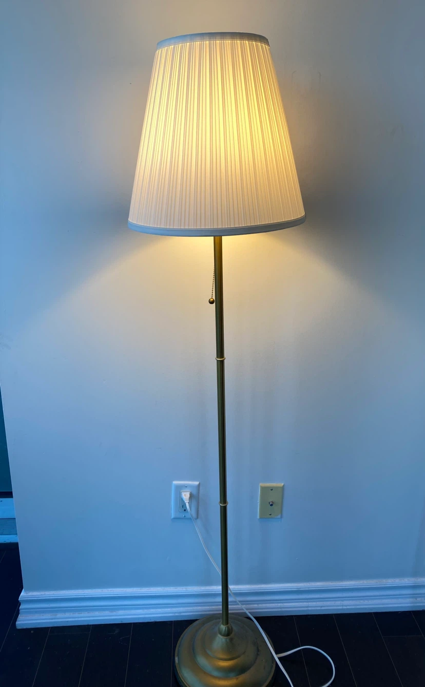 Floor lamp