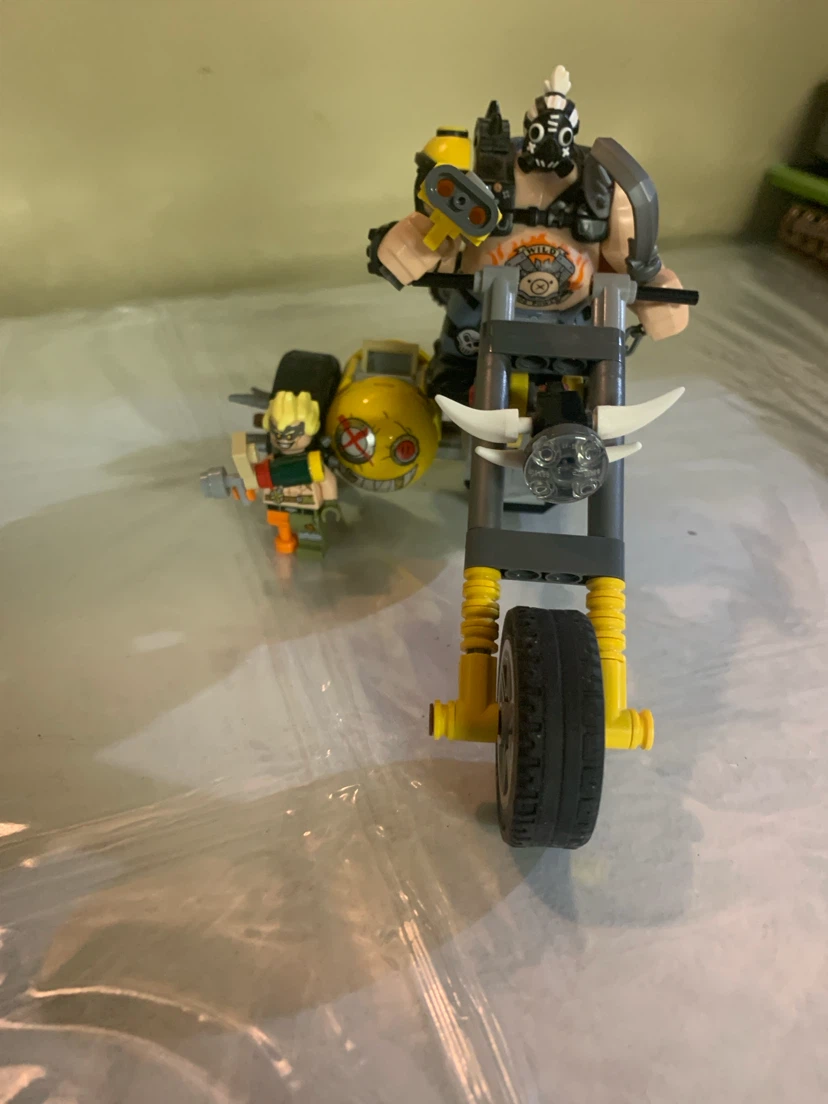 LEGO Overwatch Junkrat & Roadhog Bike Set - photo 2