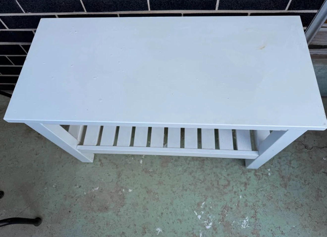 White coffee table with shelf - photo 2