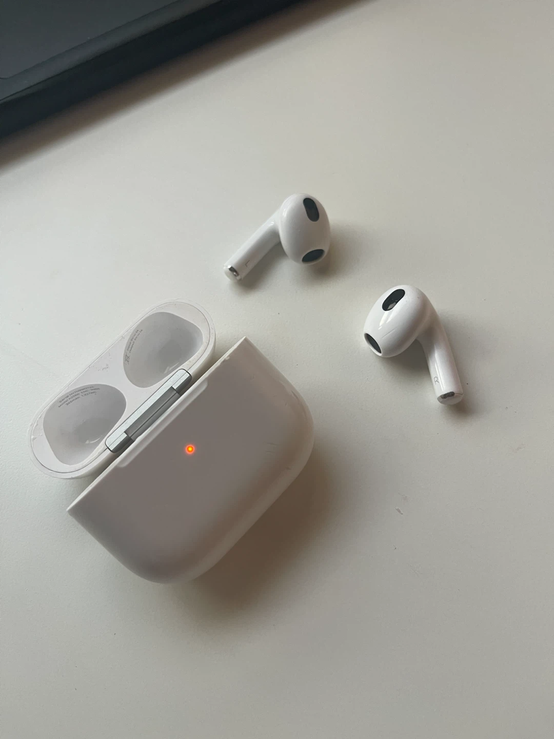 Apple AirPods 3rd Generation - photo 3