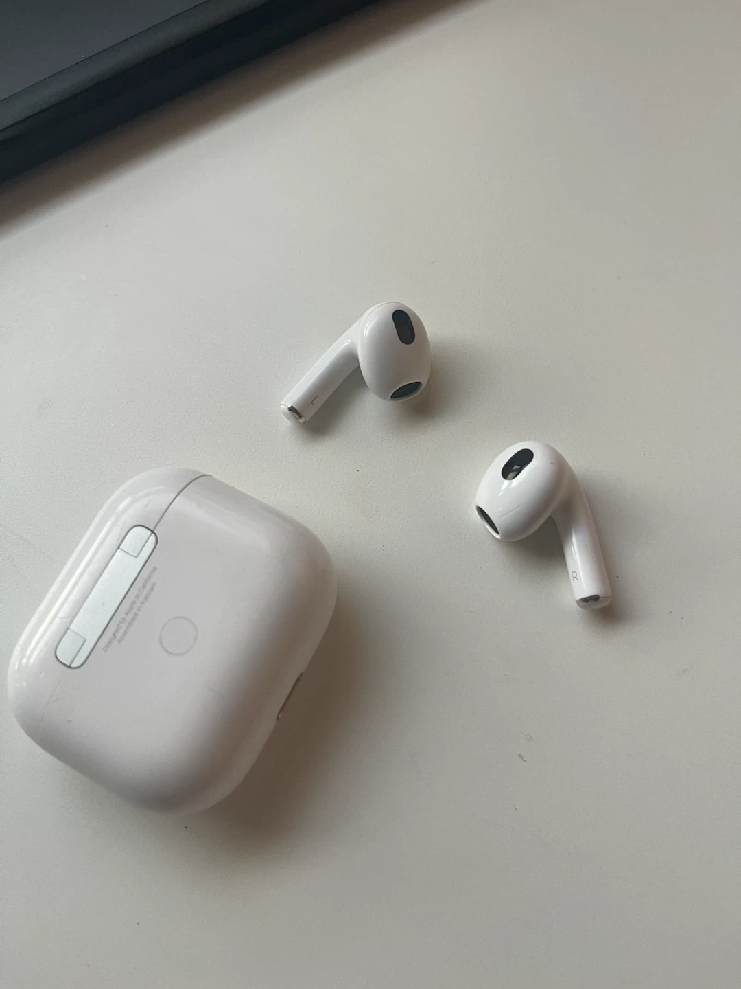 Apple AirPods 3rd Generation - photo 4