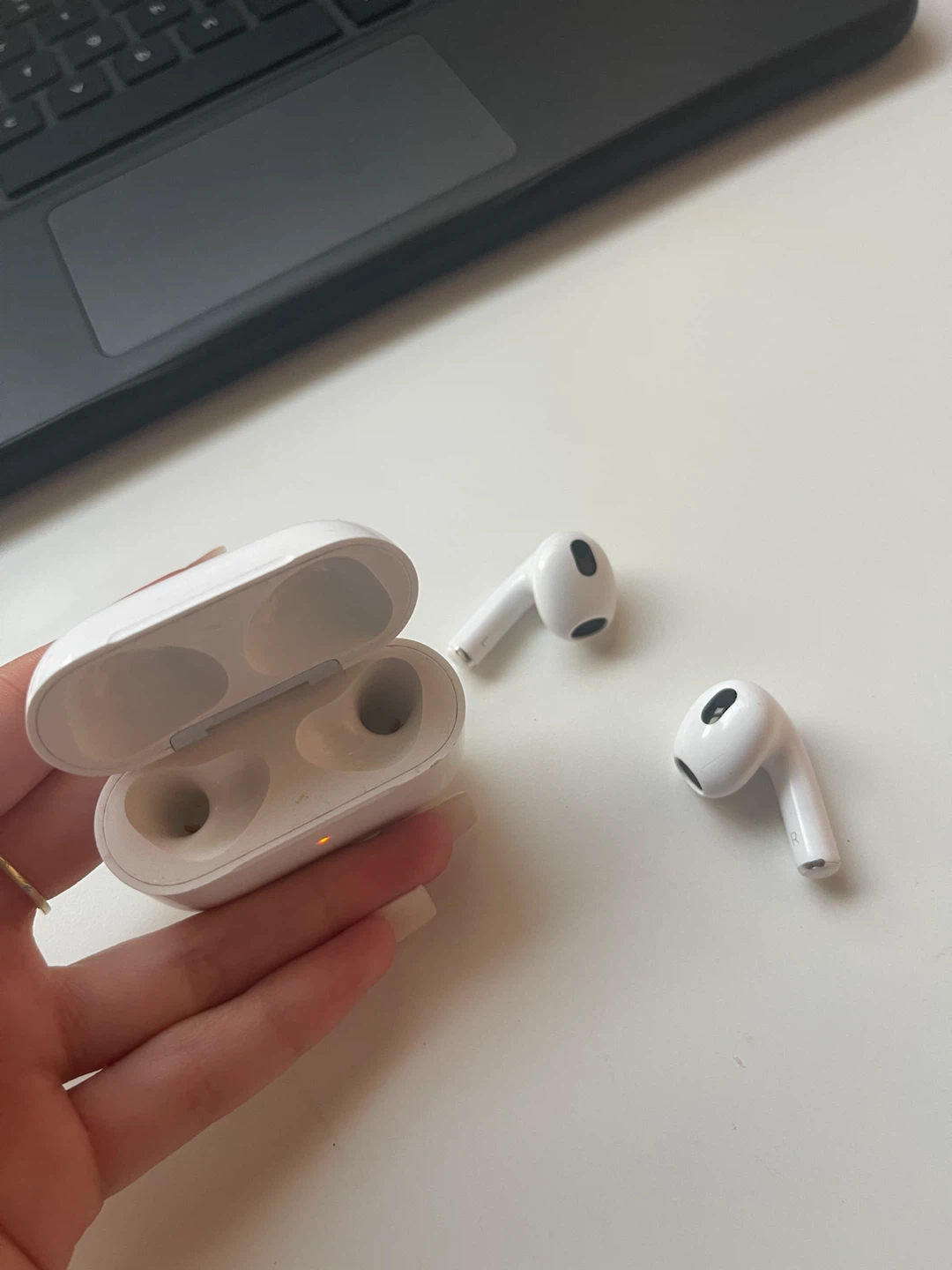 Apple AirPods 3rd Generation - photo 5