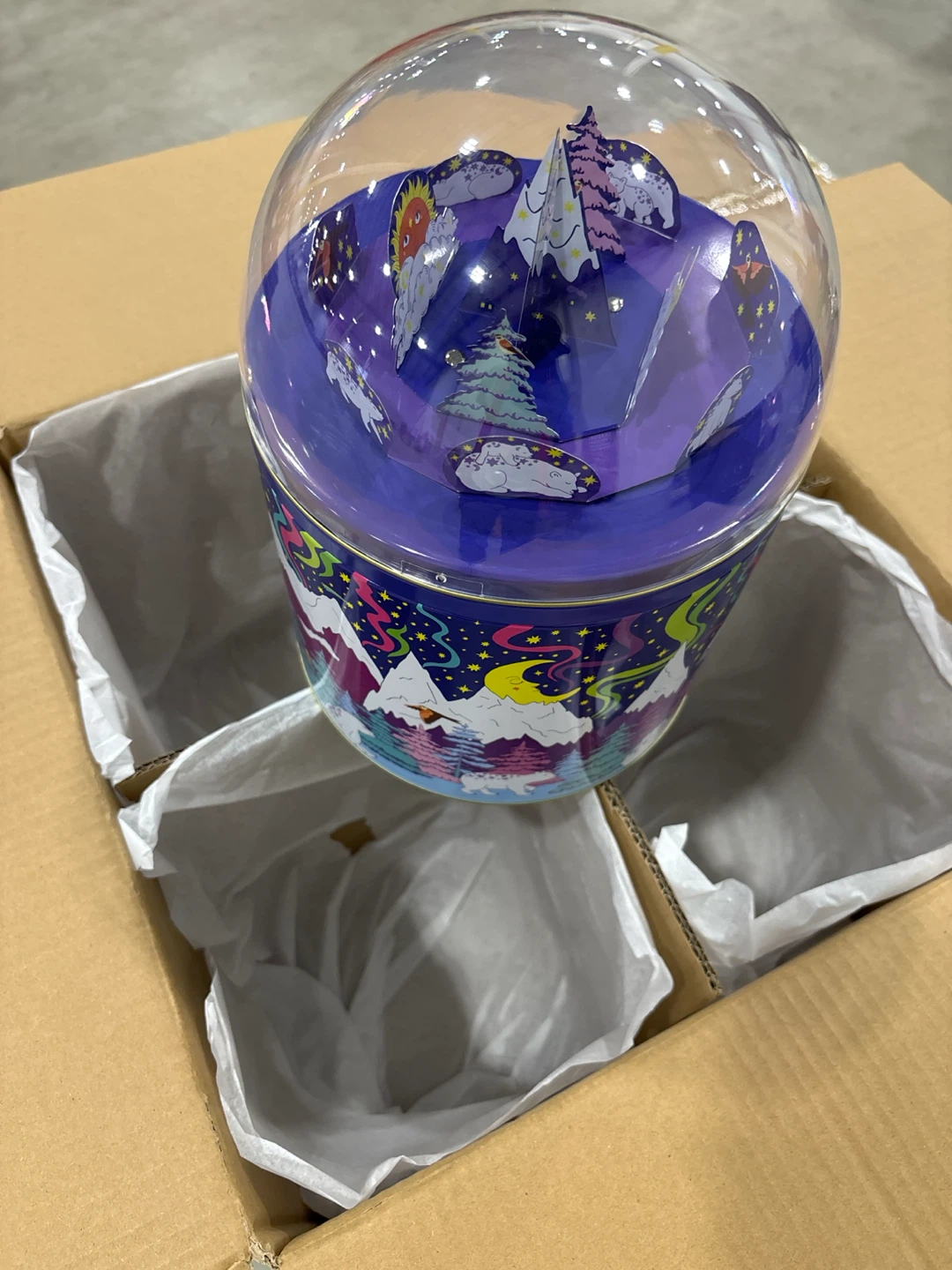 Novelty Winter Scene Snow Globe